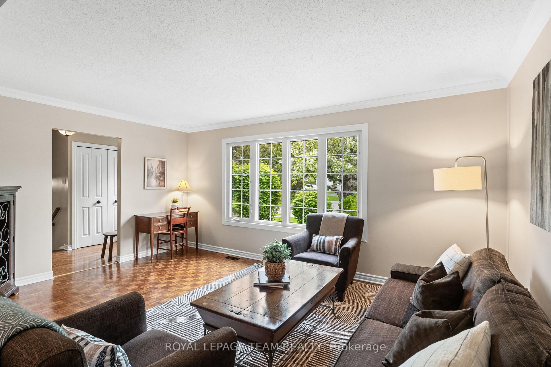 Photo 8 of 22 Juniper Court, Ottawa, Borden Farm/Stewart Farm/Carleton Heights/Parkwood Hills — HOMEH
