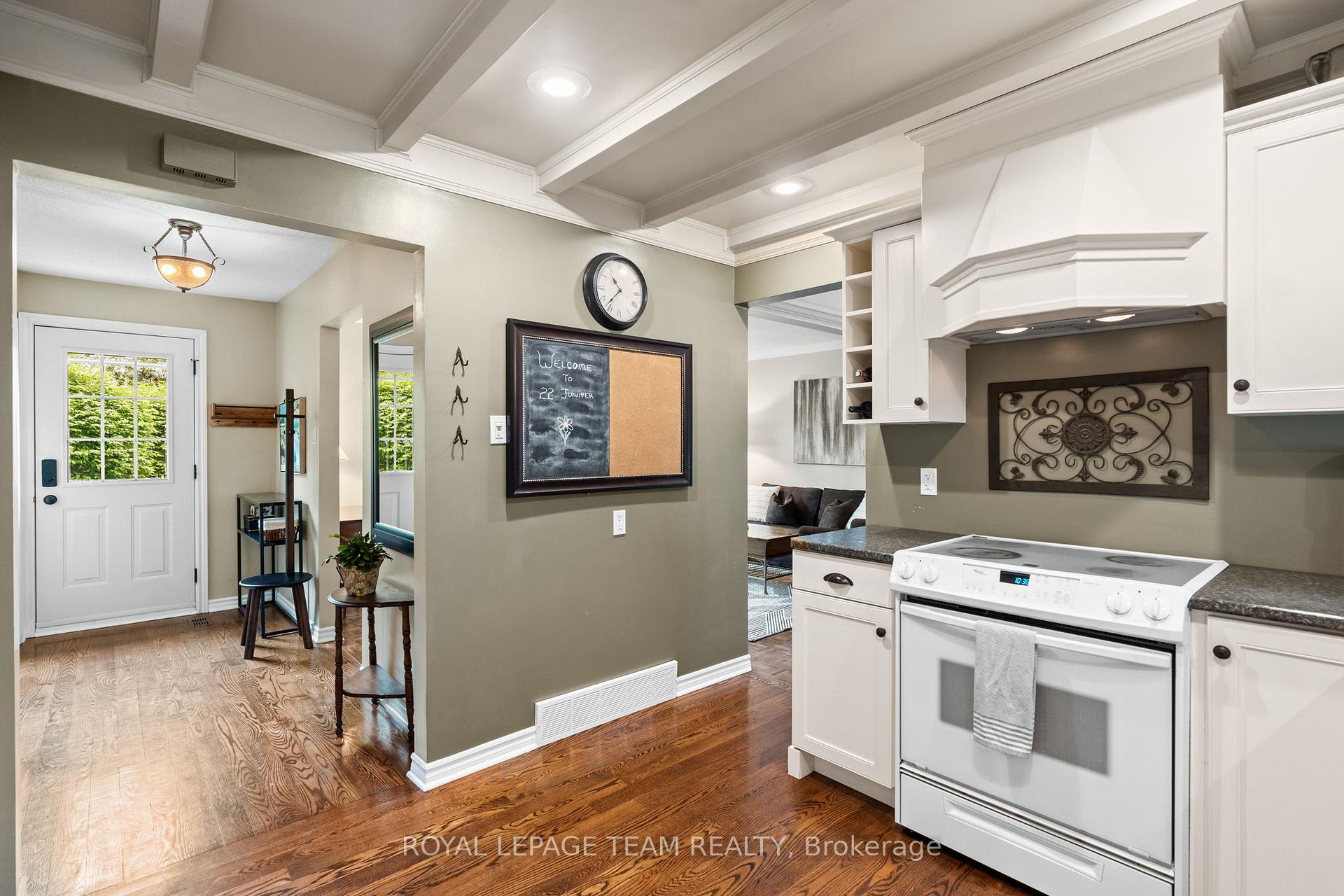 Photo 12 of 22 Juniper Court, Ottawa, Borden Farm/Stewart Farm/Carleton Heights/Parkwood Hills — HOMEH