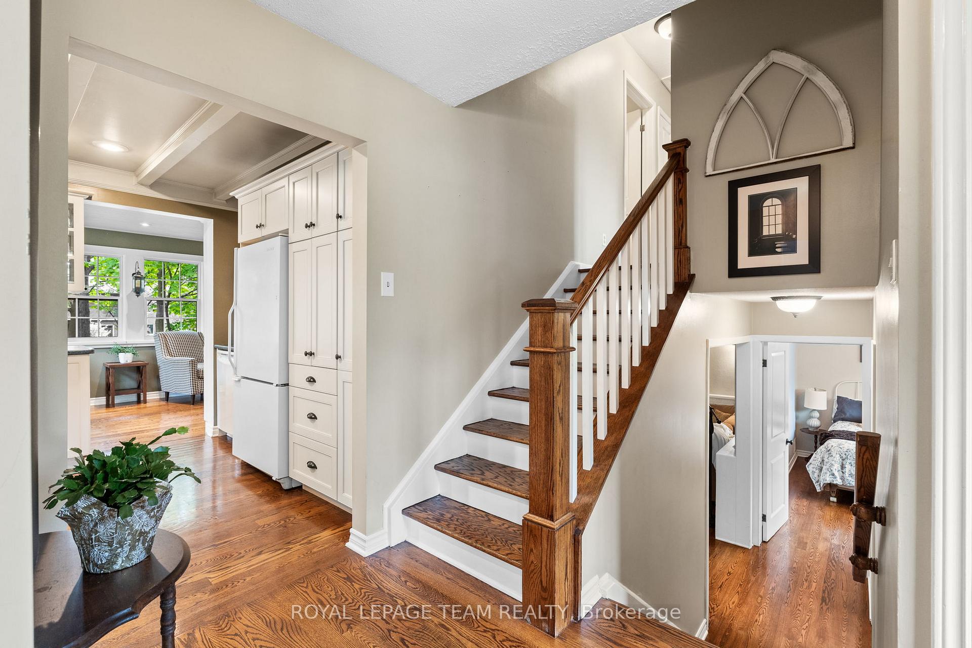 Photo 18 of 22 Juniper Court, Ottawa, Borden Farm/Stewart Farm/Carleton Heights/Parkwood Hills — HOMEH