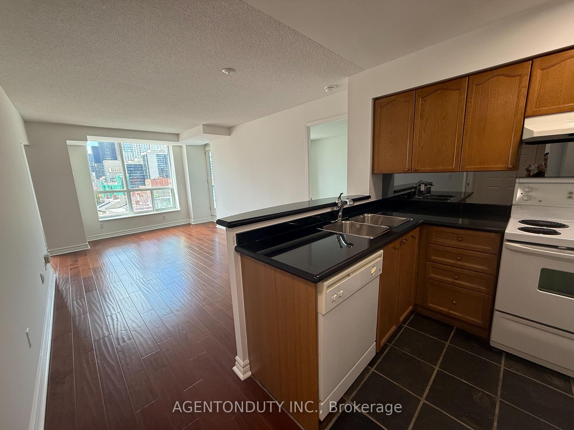 Photo 32 of Unit 1135, 109 Front Street E, Toronto, Waterfront Communities — HOMEH