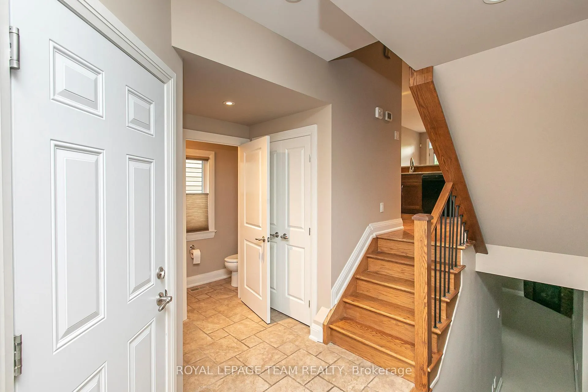 Photo 4 of 691 Edison Avenue, Ottawa, Laurentianview — HOMEH