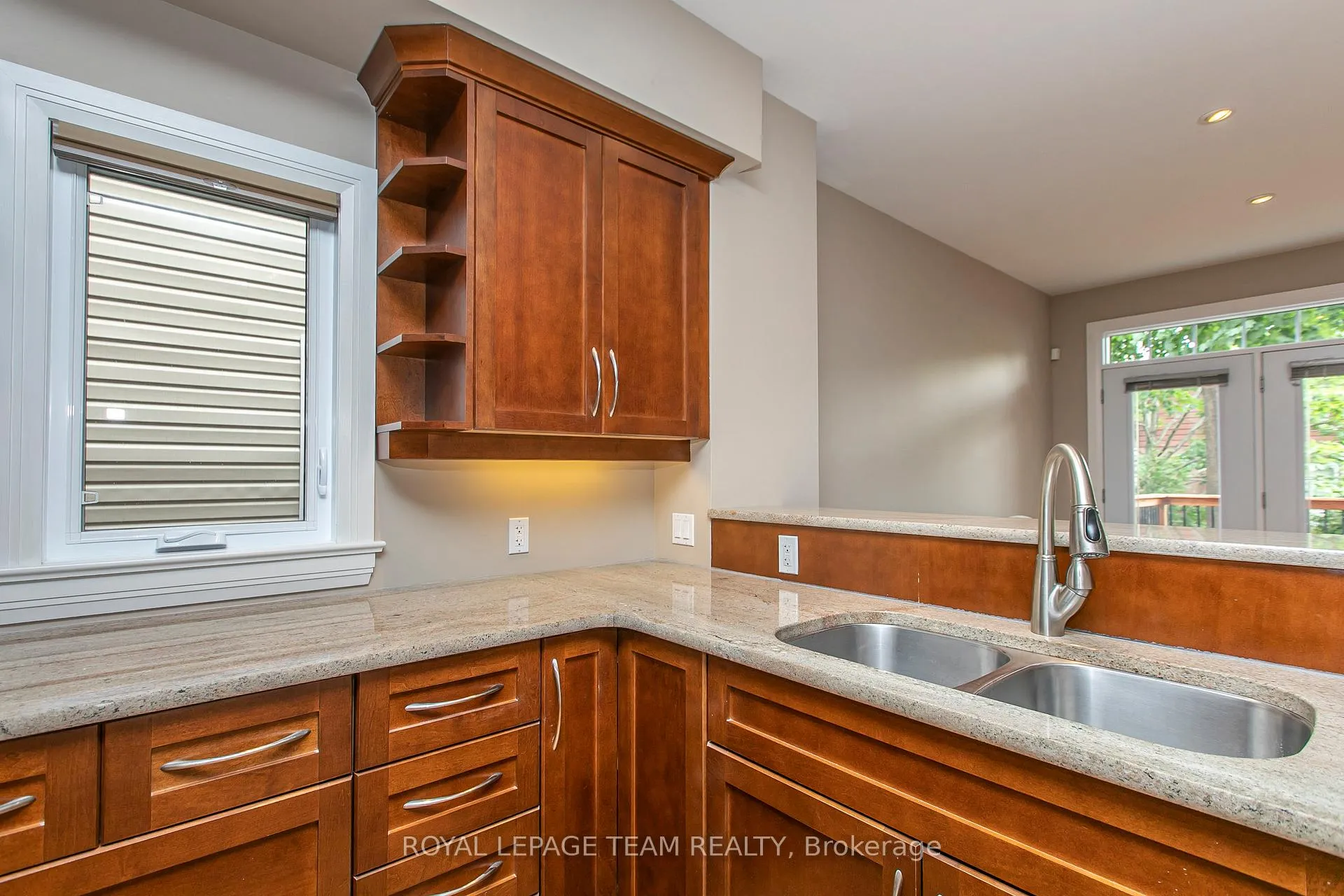 Photo 10 of 691 Edison Avenue, Ottawa, Laurentianview — HOMEH
