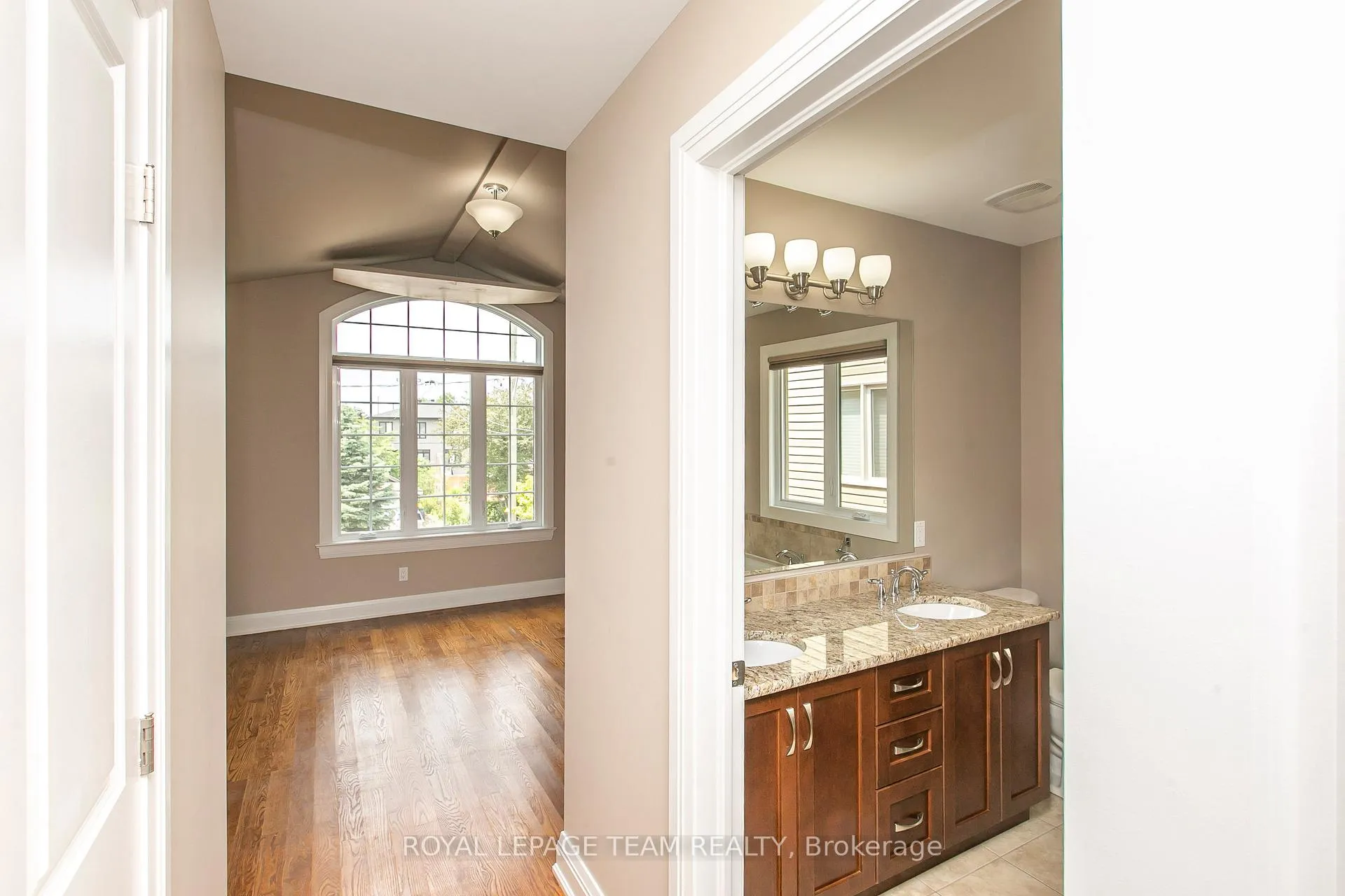 Photo 14 of 691 Edison Avenue, Ottawa, Laurentianview — HOMEH