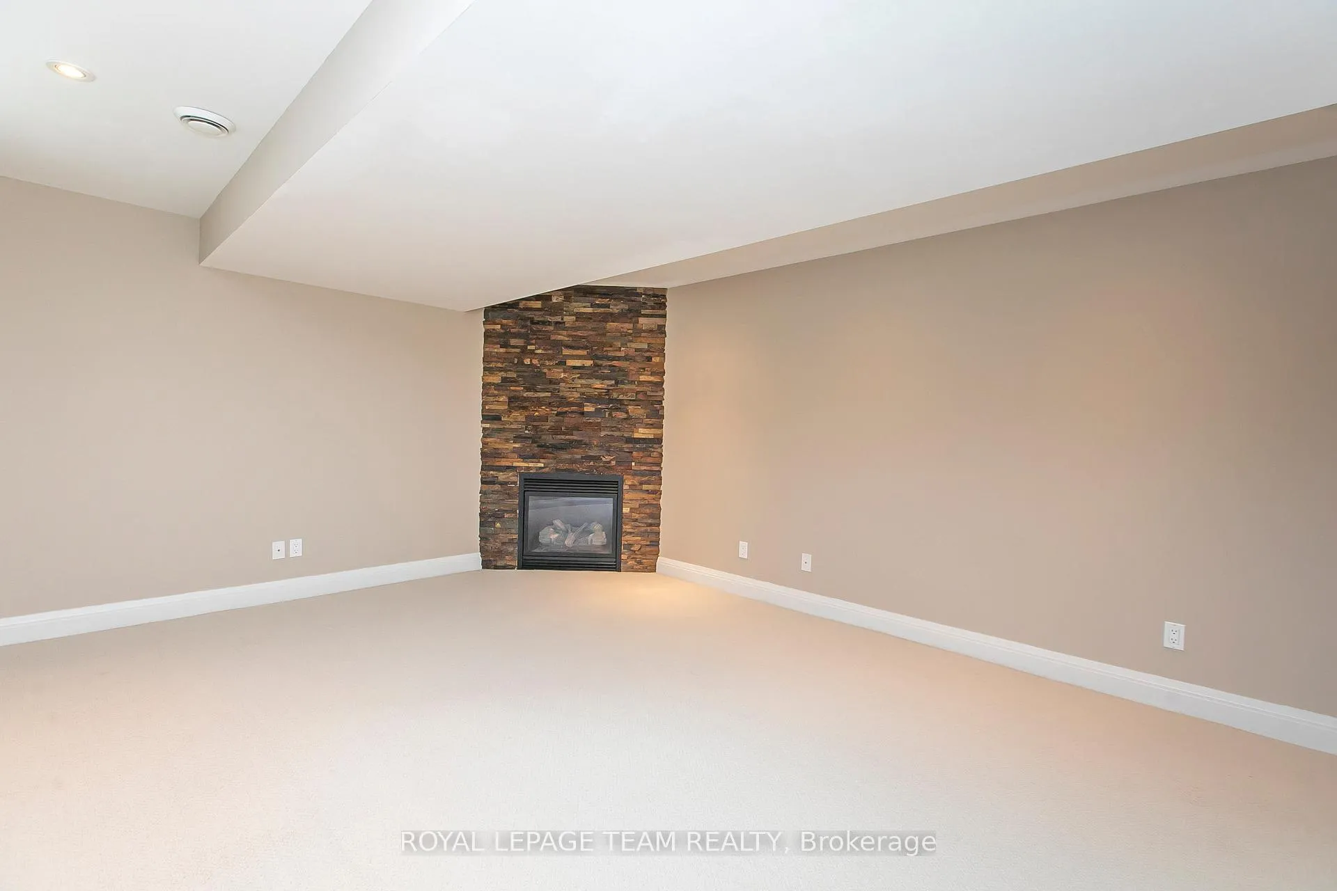 Photo 25 of 691 Edison Avenue, Ottawa, Laurentianview — HOMEH