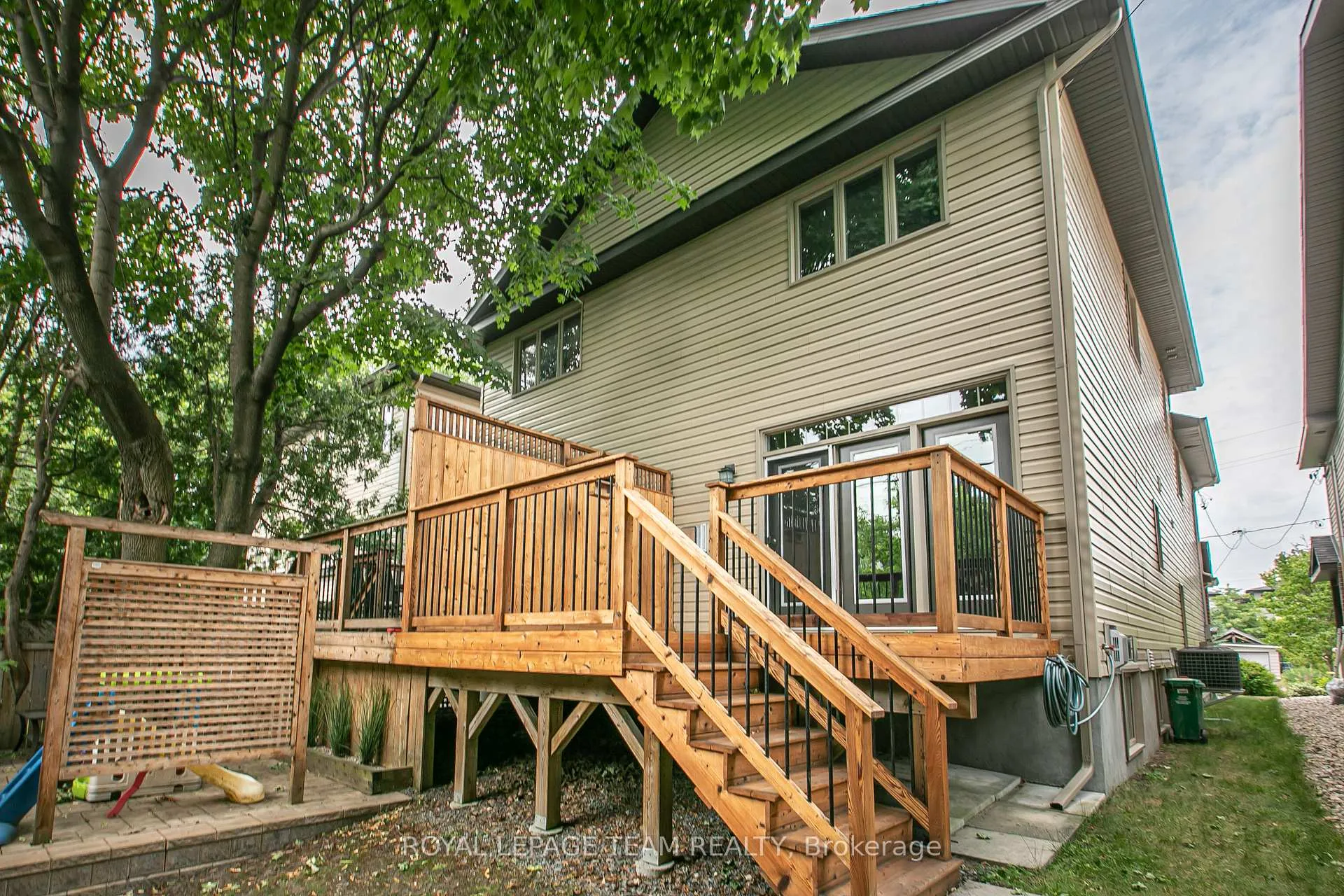 Photo 29 of 691 Edison Avenue, Ottawa, Laurentianview — HOMEH