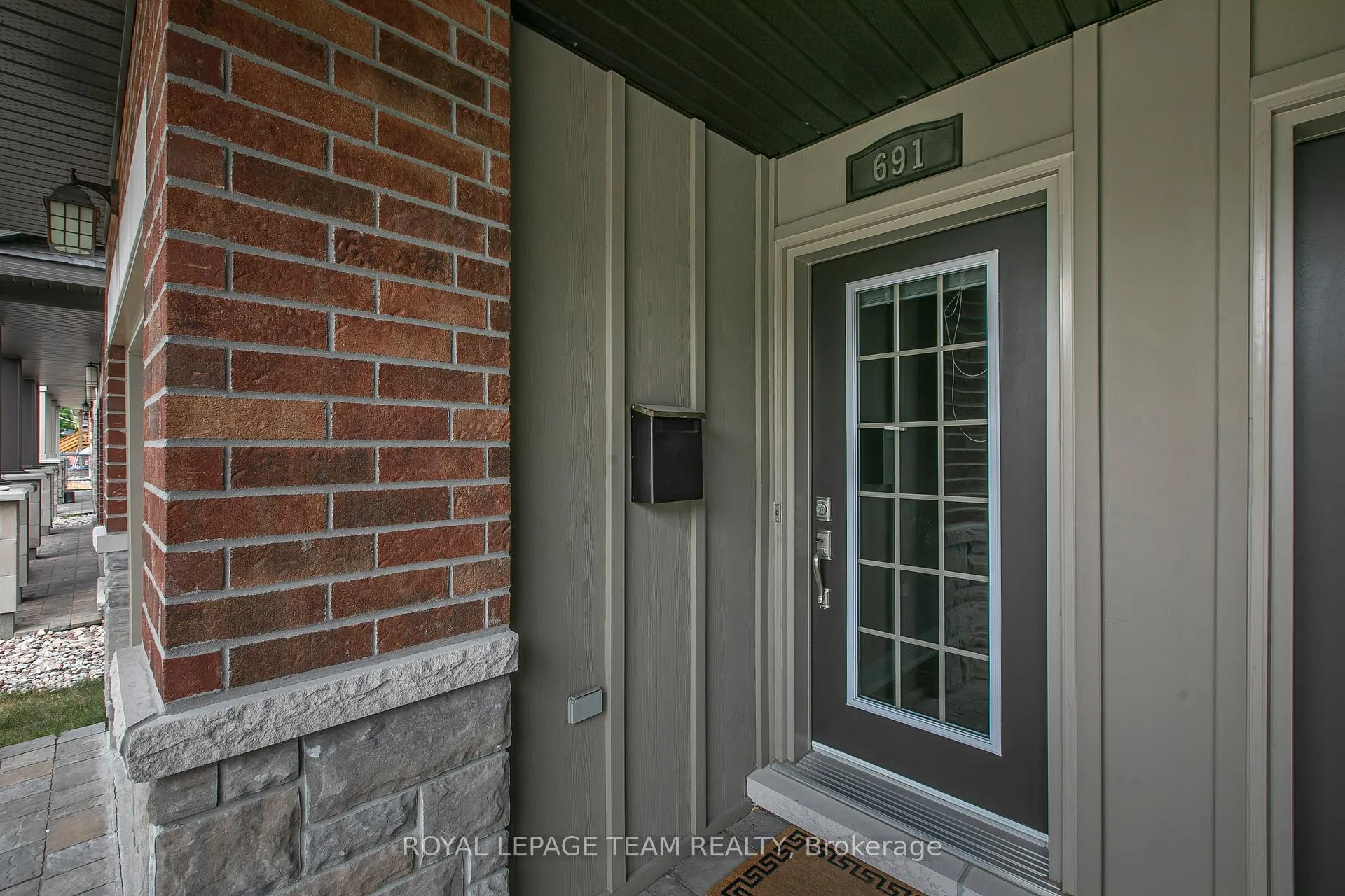 Photo 37 of 691 Edison Avenue, Ottawa, Laurentianview — HOMEH