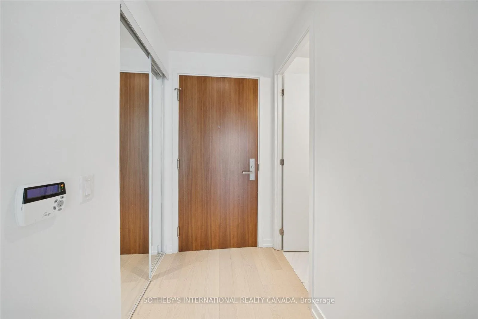 Photo 8 of Unit 618, 15 Queens Quay E, Toronto, Waterfront Communities — HOMEH