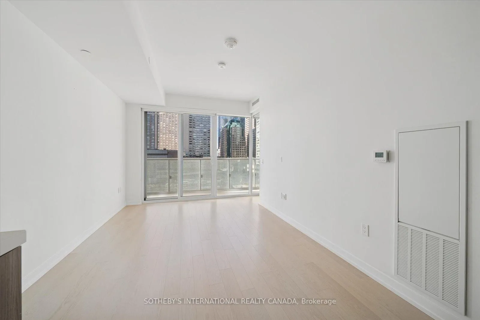 Photo 9 of Unit 618, 15 Queens Quay E, Toronto, Waterfront Communities — HOMEH