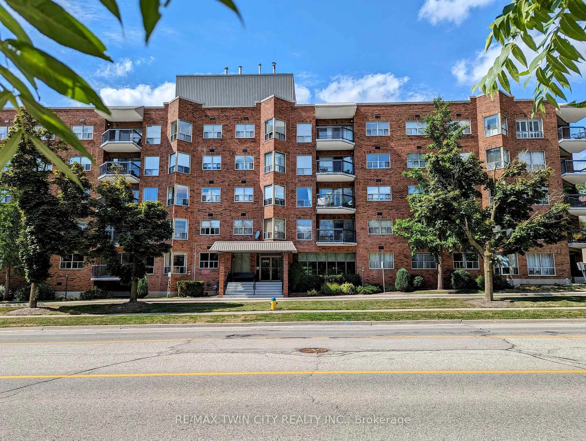 Front of Unit 407, 300 Keats Way