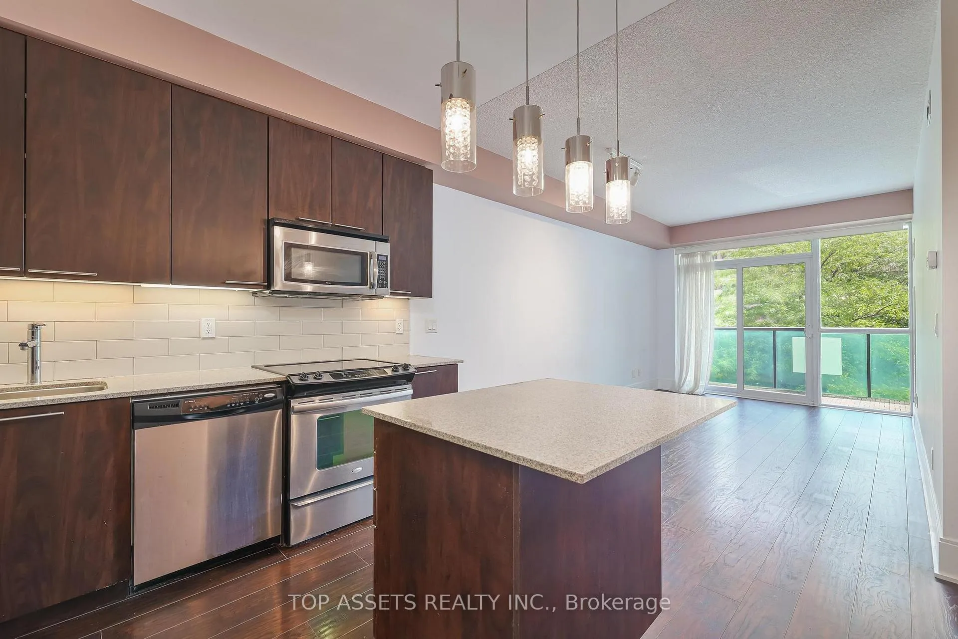 Photo 4 of Unit 708, 25 Broadway Avenue, Toronto, Mount Pleasant West — HOMEH
