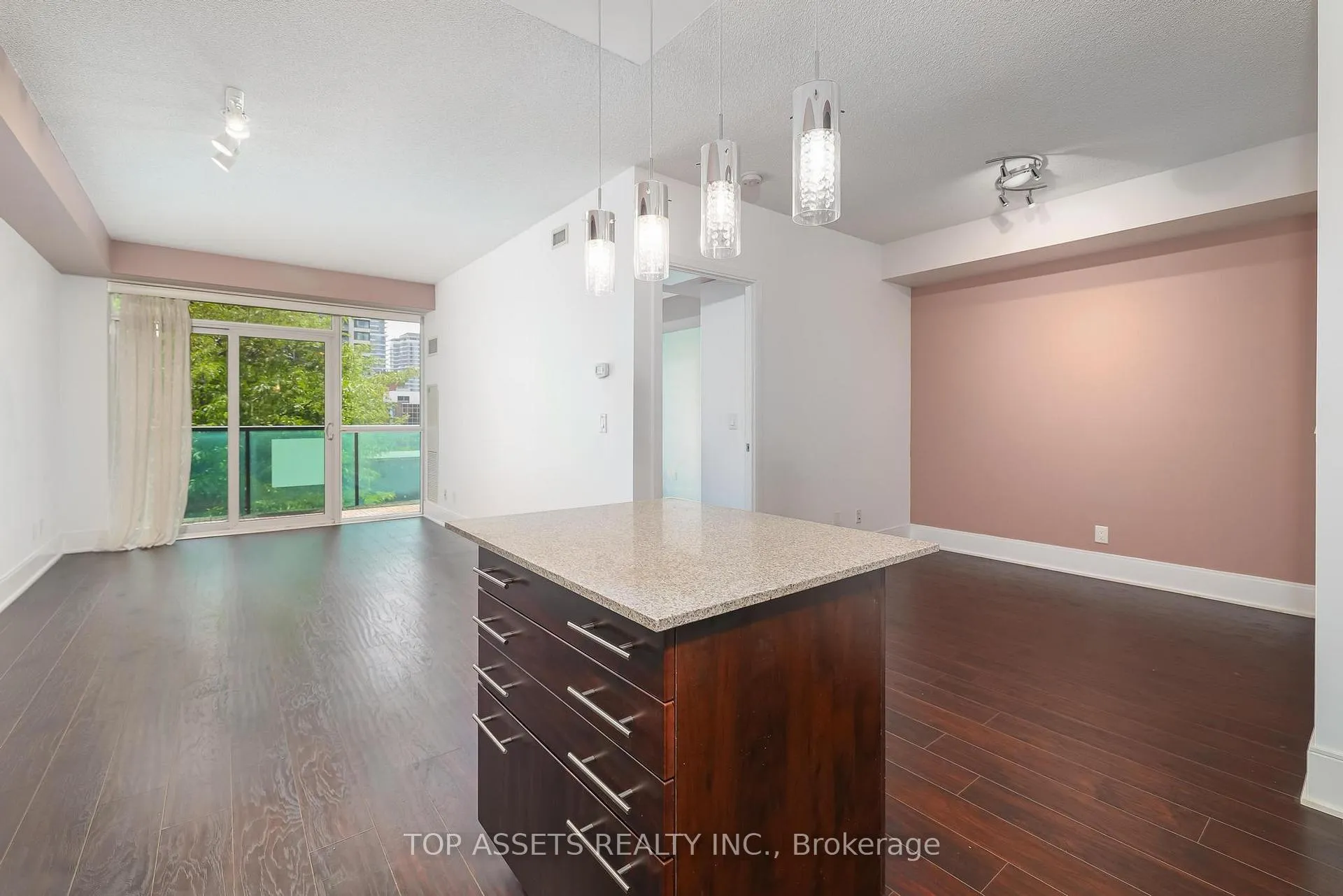 Photo 5 of Unit 708, 25 Broadway Avenue, Toronto, Mount Pleasant West — HOMEH