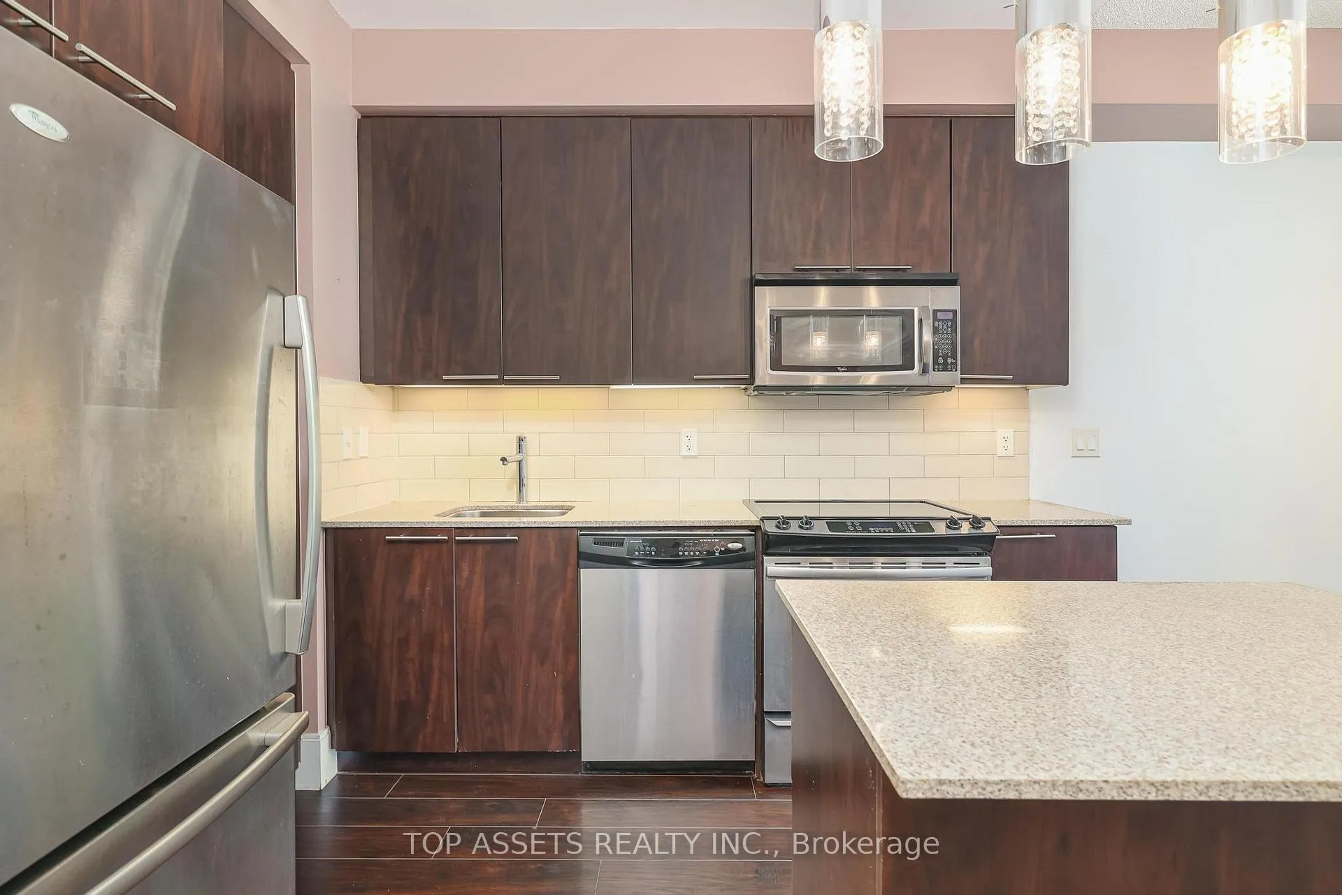 Photo 7 of Unit 708, 25 Broadway Avenue, Toronto, Mount Pleasant West — HOMEH
