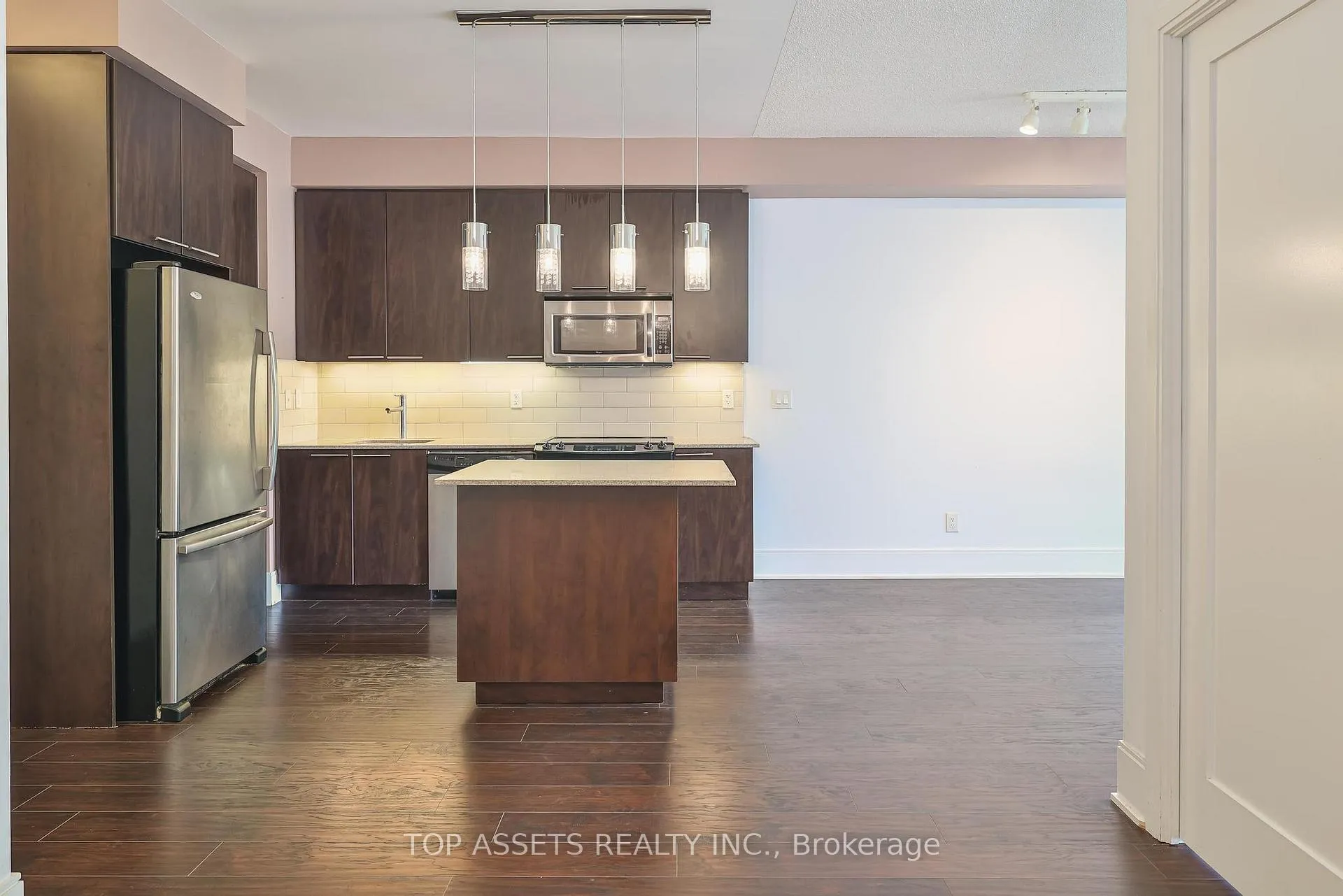 Photo 9 of Unit 708, 25 Broadway Avenue, Toronto, Mount Pleasant West — HOMEH