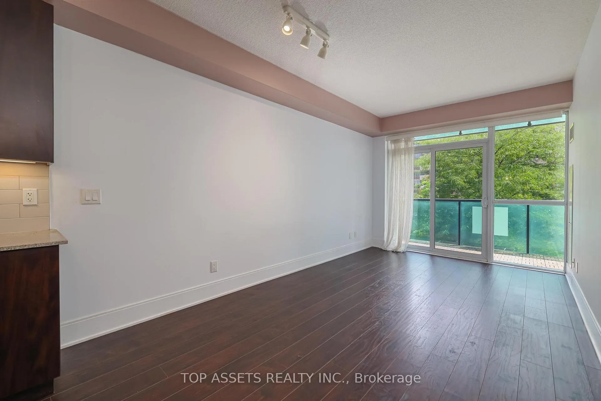 Photo 13 of Unit 708, 25 Broadway Avenue, Toronto, Mount Pleasant West — HOMEH