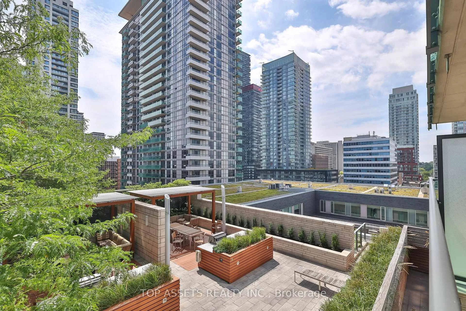 Photo 16 of Unit 708, 25 Broadway Avenue, Toronto, Mount Pleasant West — HOMEH