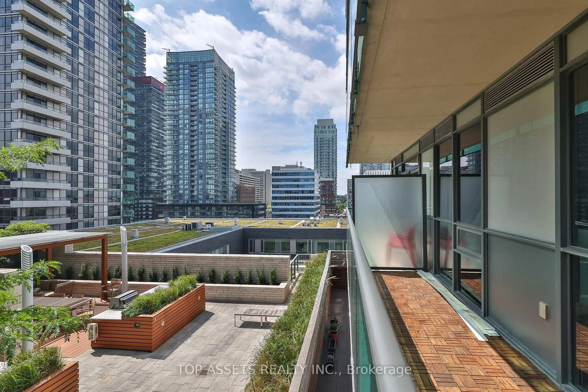Photo 17 of Unit 708, 25 Broadway Avenue, Toronto, Mount Pleasant West — HOMEH