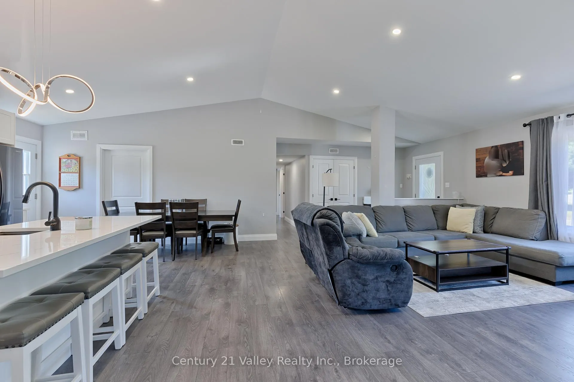 Photo 14 of 64 Eastern Avenue, Greater Madawaska — HOMEH