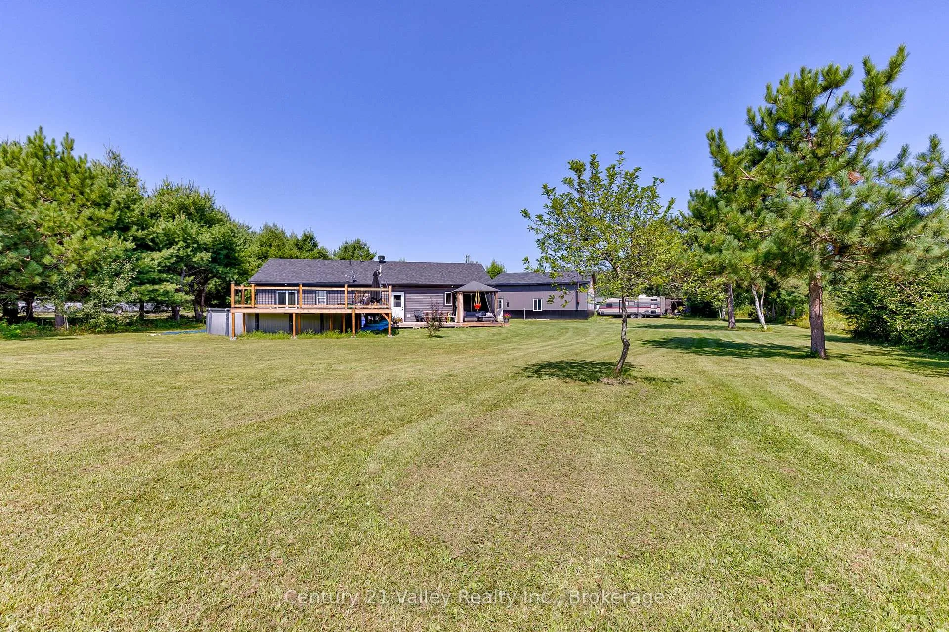 Photo 35 of 64 Eastern Avenue, Greater Madawaska — HOMEH