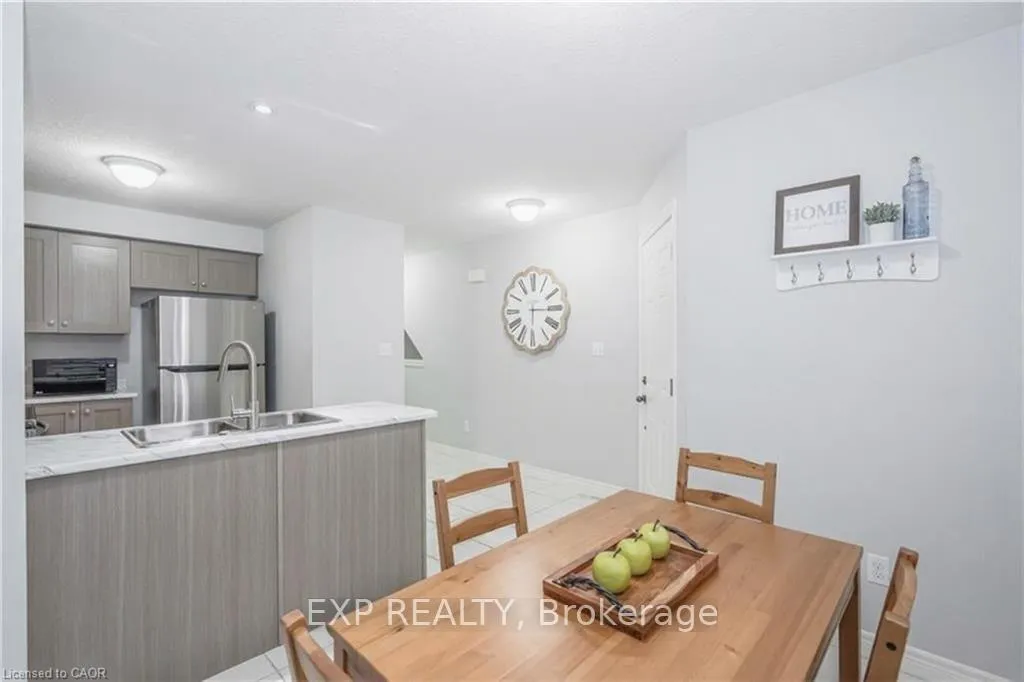 Photo 4 of Unit 26A, 15 Carere Crescent, Guelph, Victoria North — HOMEH