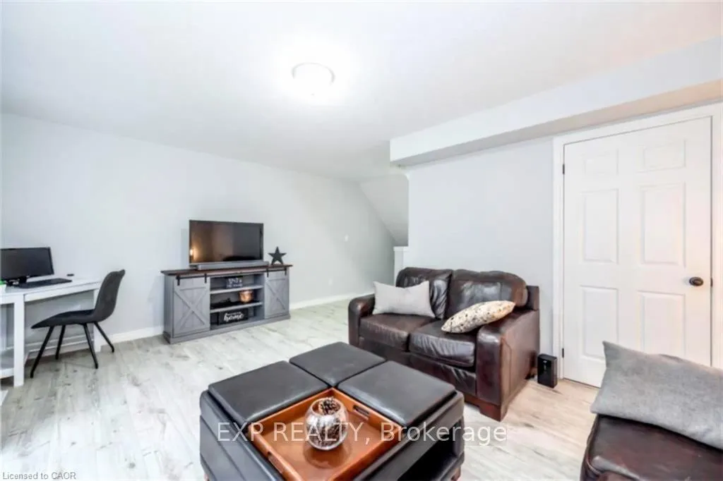 Photo 7 of Unit 26A, 15 Carere Crescent, Guelph, Victoria North — HOMEH