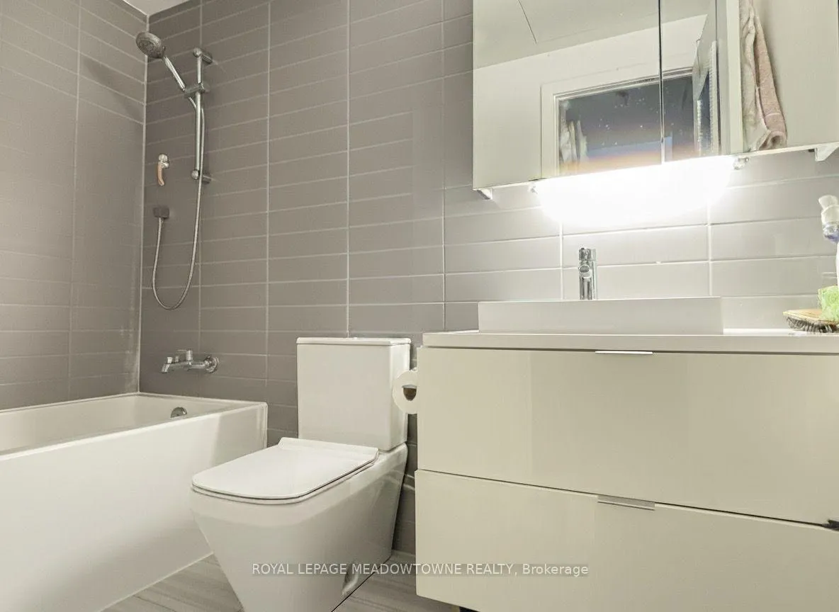 Photo 11 of Unit 2104, 170 Bayview Avenue, Toronto, Moss Park — HOMEH