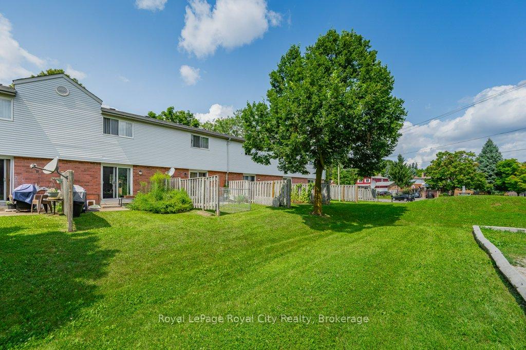 Photo 5 of Unit 5, 40 Imperial Road N, Guelph, Willow West/Sugarbush/West Acres — HOMEH