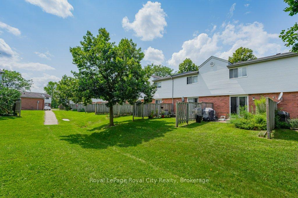 Photo 6 of Unit 5, 40 Imperial Road N, Guelph, Willow West/Sugarbush/West Acres — HOMEH
