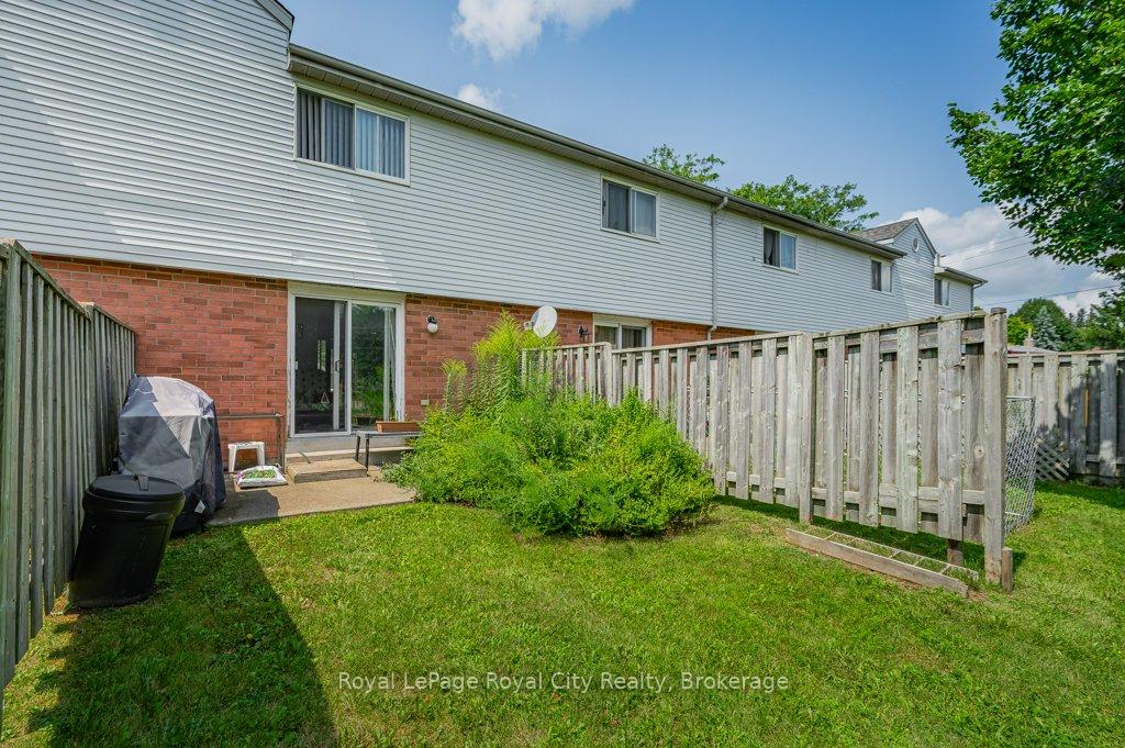 Photo 8 of Unit 5, 40 Imperial Road N, Guelph, Willow West/Sugarbush/West Acres — HOMEH