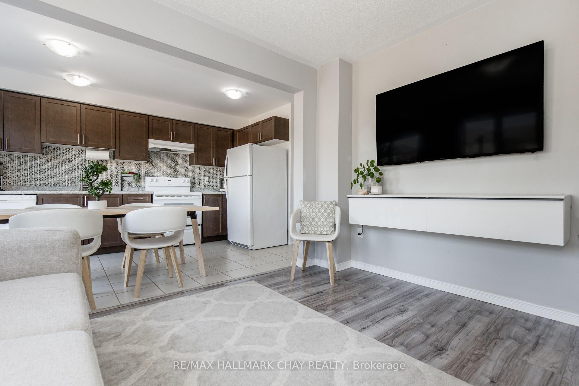 Photo 10 of 82 Franks Way, Barrie, Allandale — HOMEH
