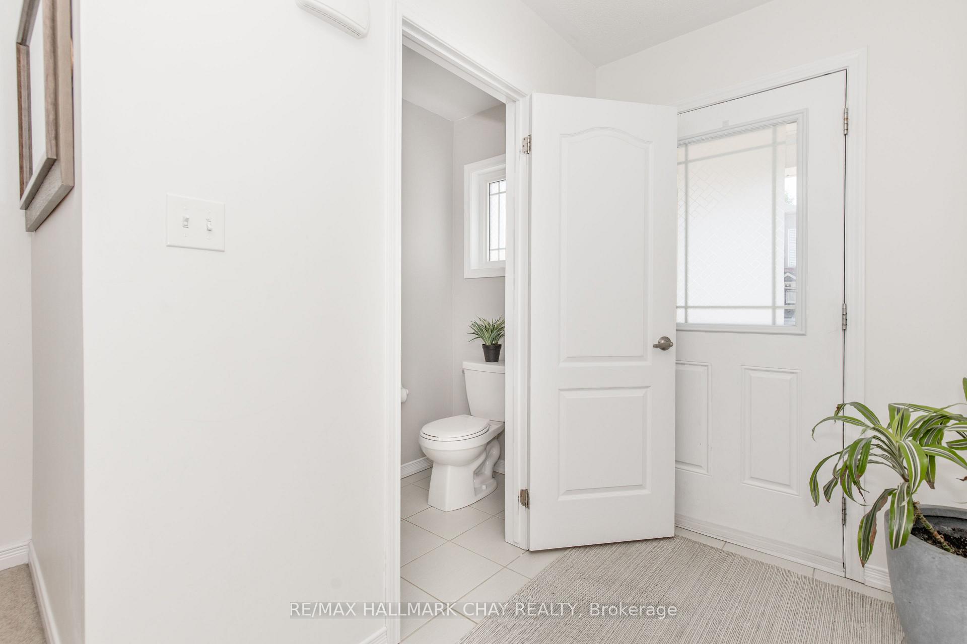 Photo 12 of 82 Franks Way, Barrie, Allandale — HOMEH