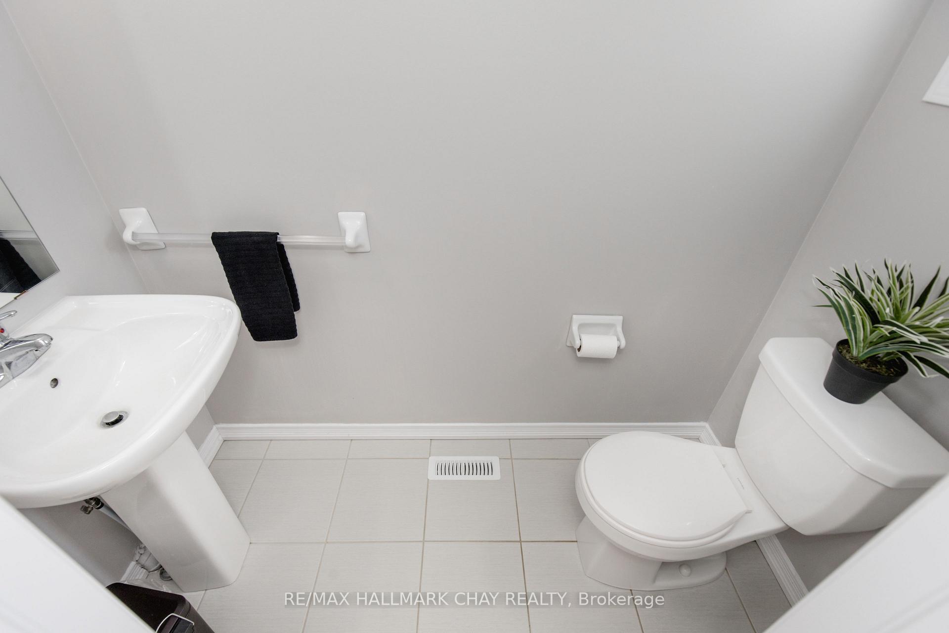 Photo 13 of 82 Franks Way, Barrie, Allandale — HOMEH