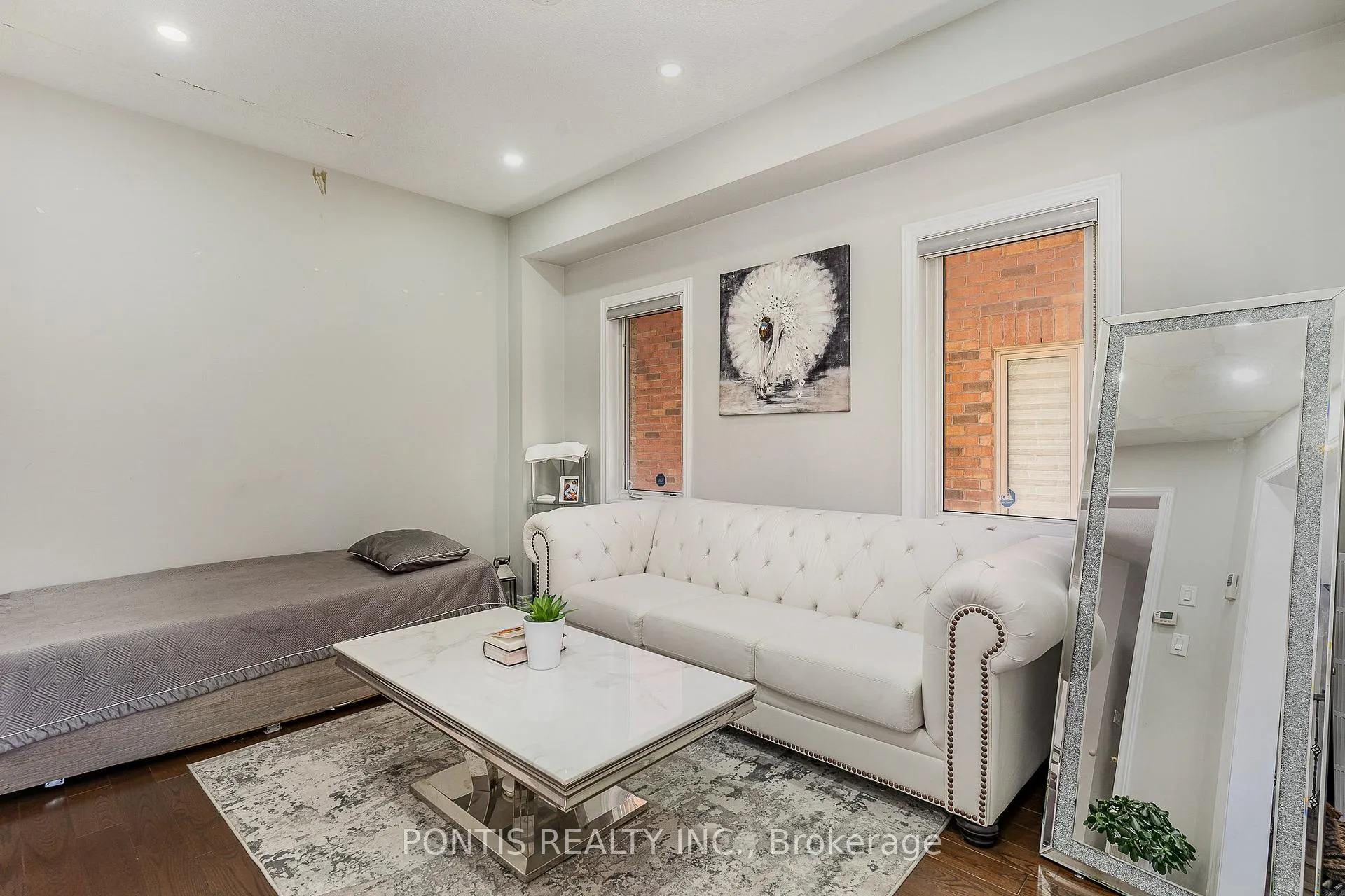 Photo 6 of 72 Vanwood Crescent, Brampton, Vales of Castlemore — HOMEH