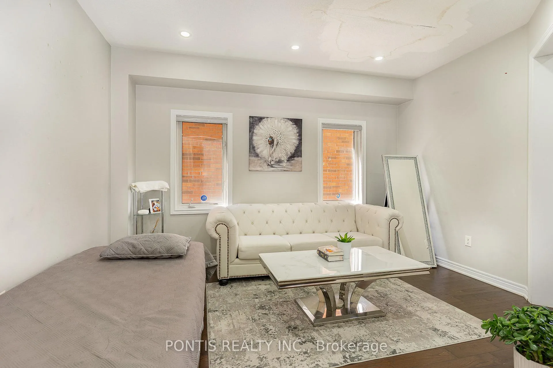 Photo 7 of 72 Vanwood Crescent, Brampton, Vales of Castlemore — HOMEH