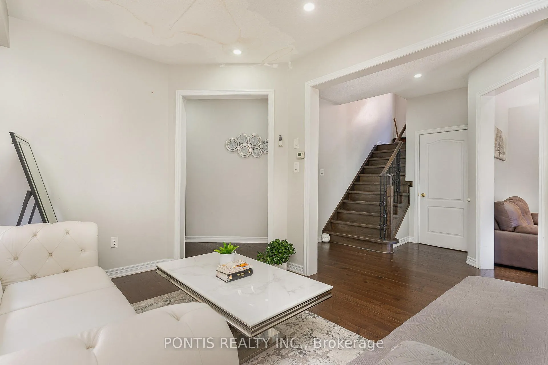 Photo 8 of 72 Vanwood Crescent, Brampton, Vales of Castlemore — HOMEH
