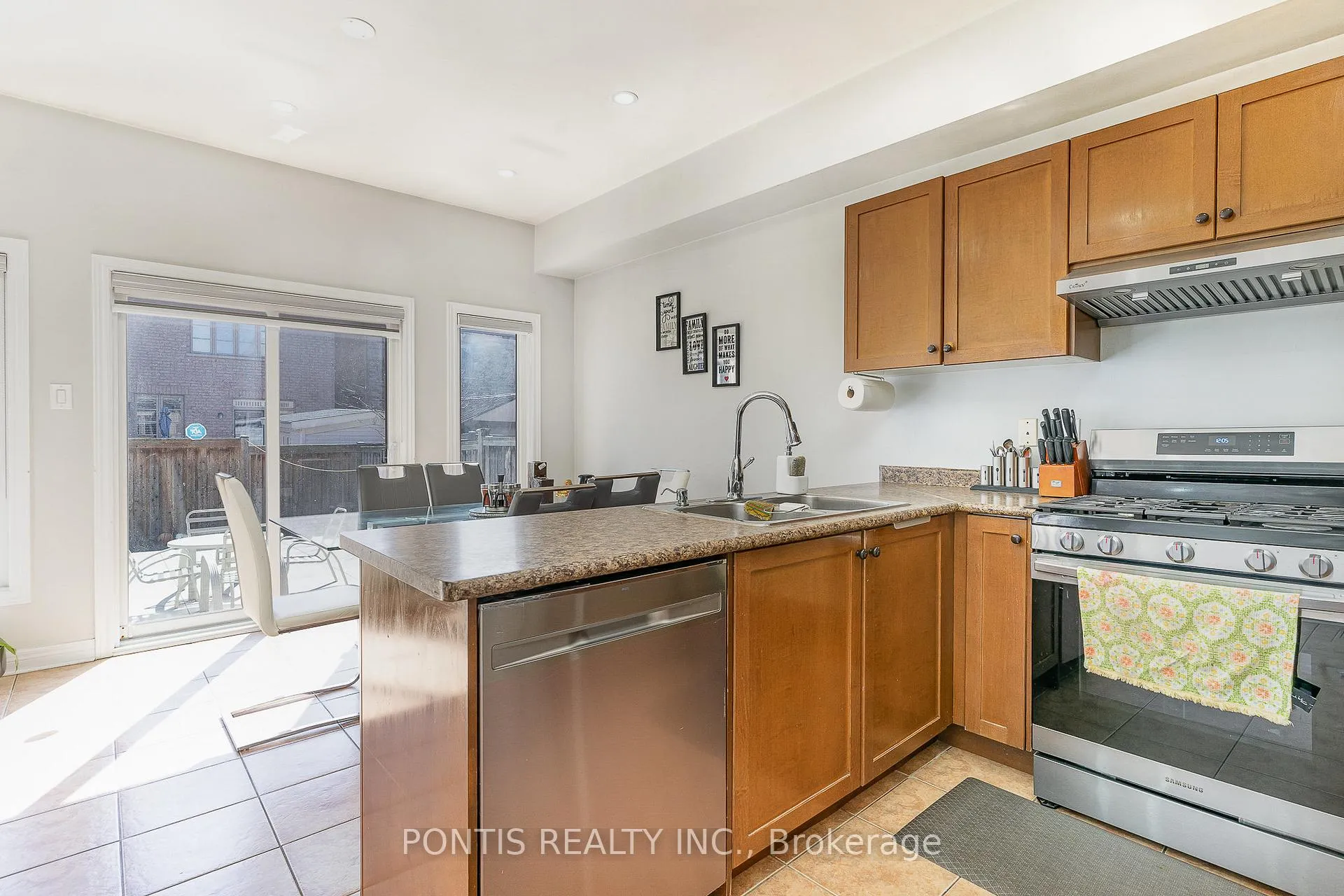 Photo 14 of 72 Vanwood Crescent, Brampton, Vales of Castlemore — HOMEH