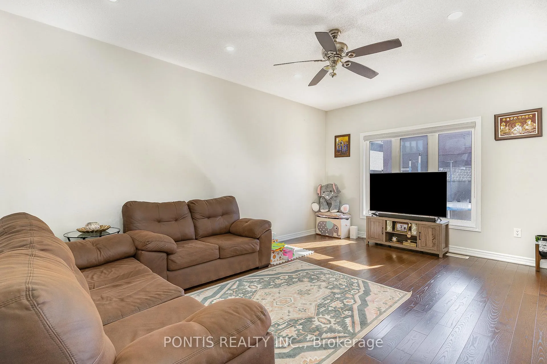 Photo 15 of 72 Vanwood Crescent, Brampton, Vales of Castlemore — HOMEH