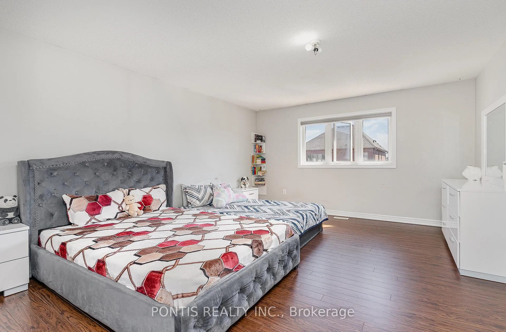 Photo 20 of 72 Vanwood Crescent, Brampton, Vales of Castlemore — HOMEH