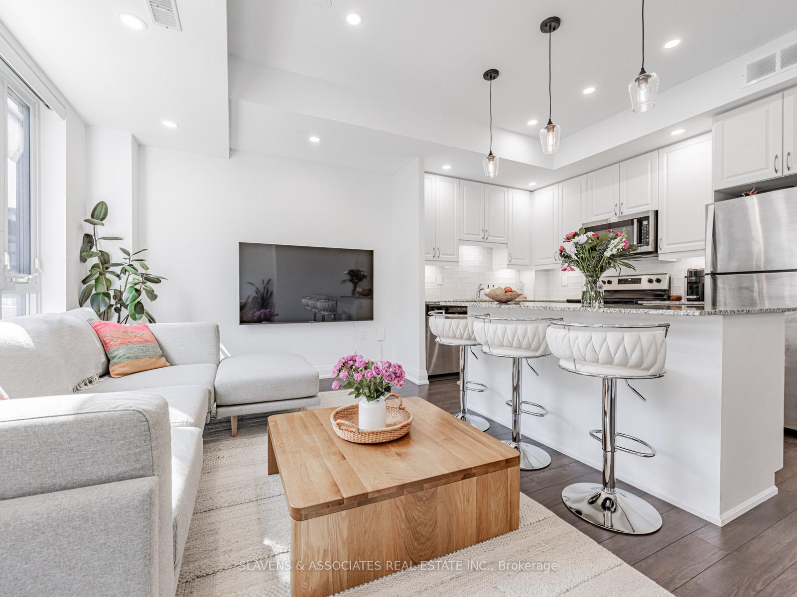 Photo 4 of Unit D1203, 5289 Highway 7, Vaughan, Vaughan Grove — HOMEH