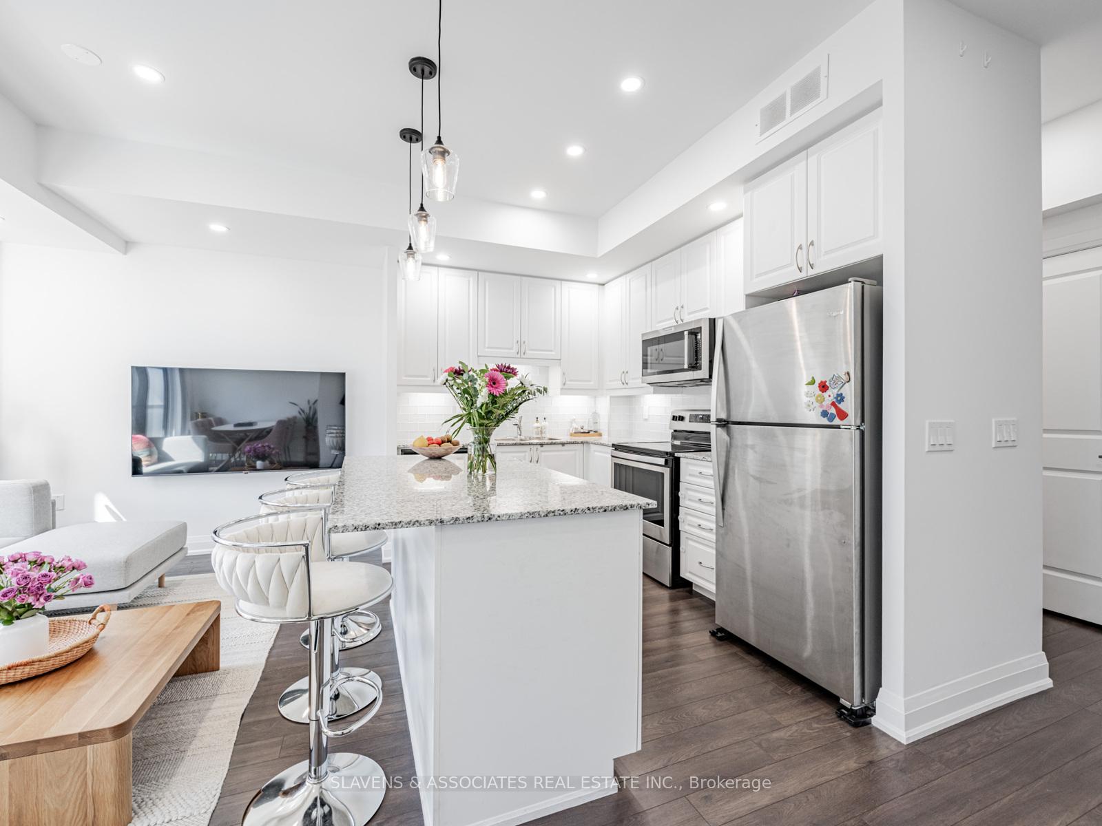 Photo 10 of Unit D1203, 5289 Highway 7, Vaughan, Vaughan Grove — HOMEH