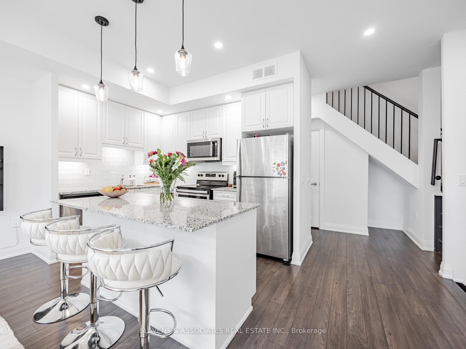 Photo 12 of Unit D1203, 5289 Highway 7, Vaughan, Vaughan Grove — HOMEH