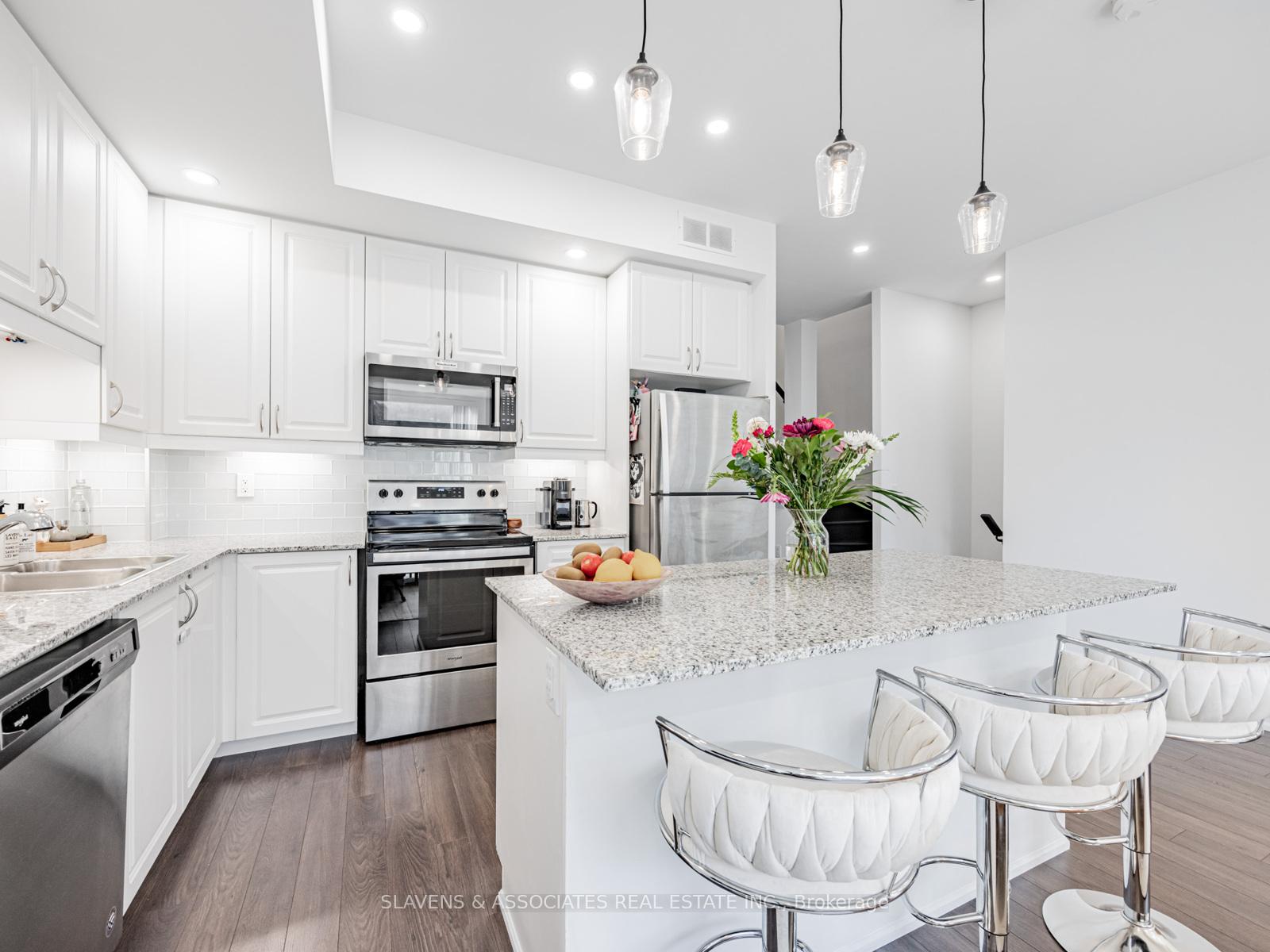 Photo 13 of Unit D1203, 5289 Highway 7, Vaughan, Vaughan Grove — HOMEH