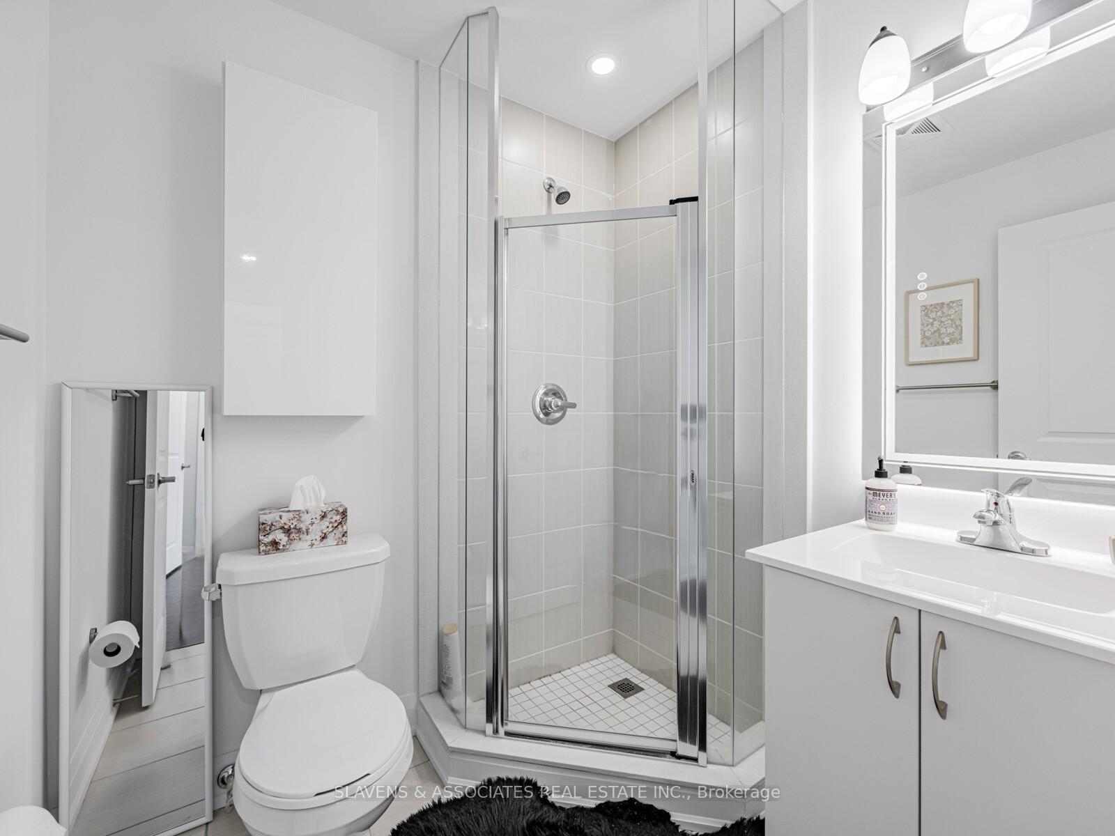 Photo 18 of Unit D1203, 5289 Highway 7, Vaughan, Vaughan Grove — HOMEH
