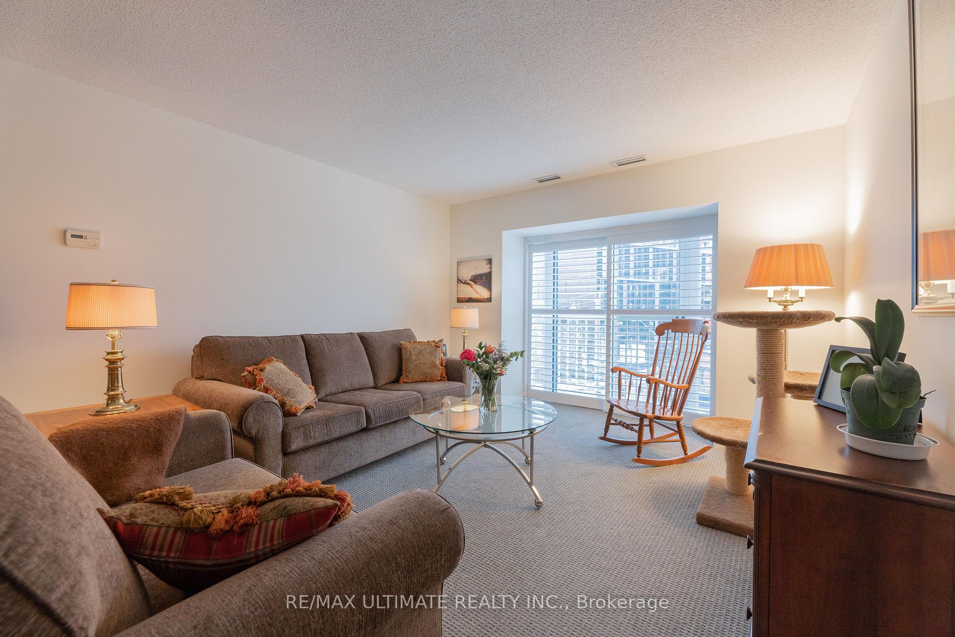 Photo 9 of Unit 402, 1387 Bayview Avenue, Toronto, Leaside — HOMEH