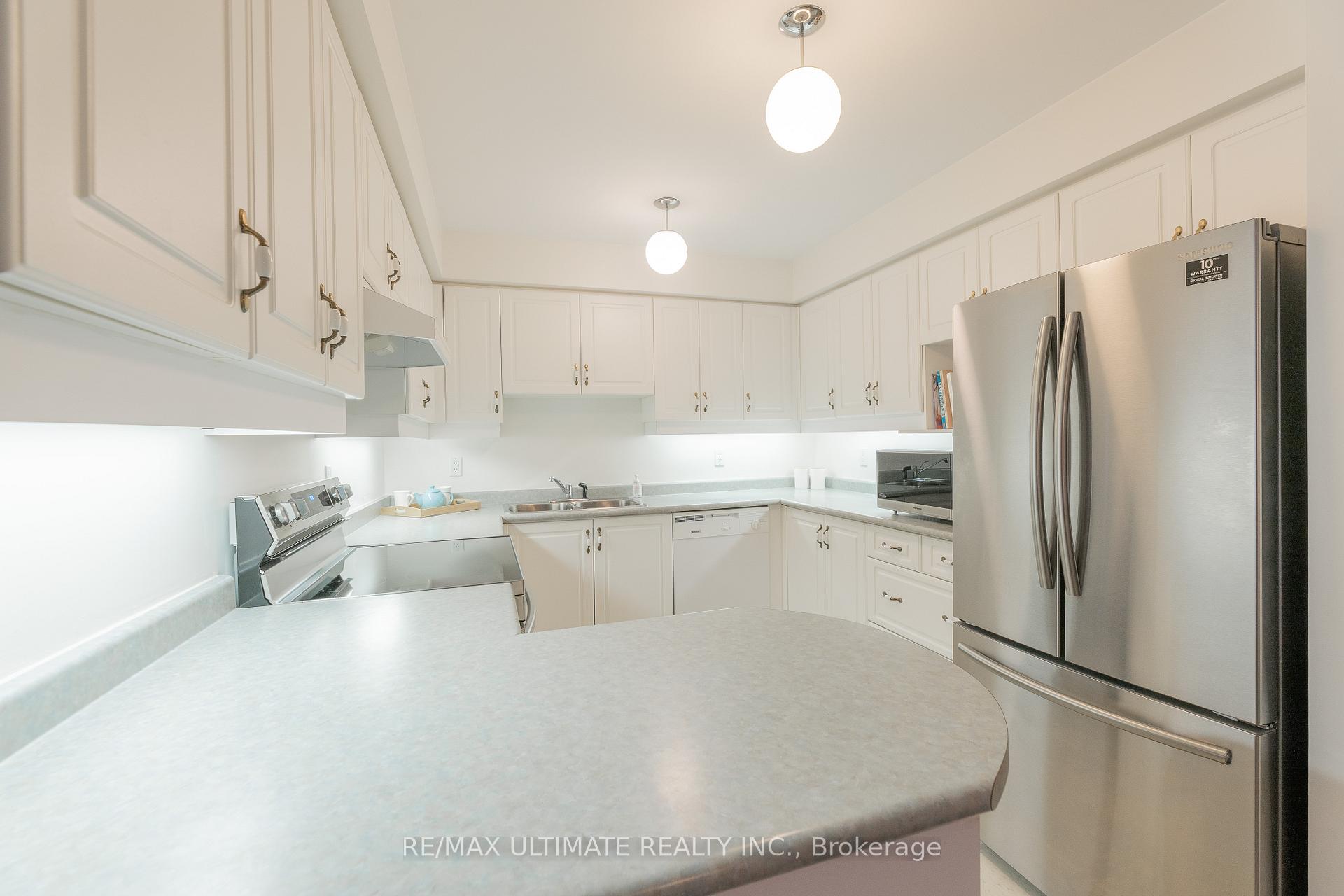 Photo 3 of Unit 402, 1387 Bayview Avenue, Toronto, Leaside — HOMEH