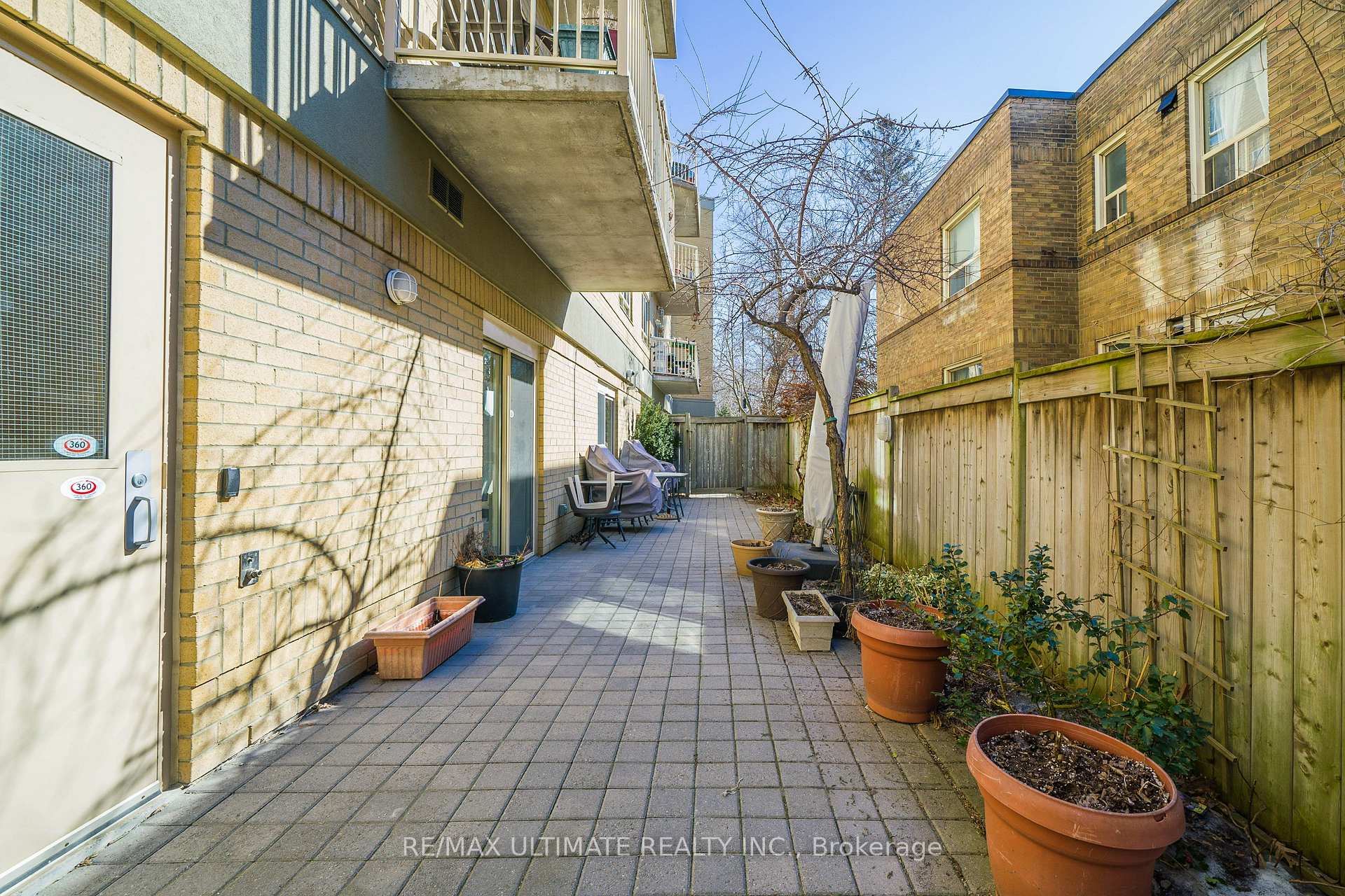 Photo 23 of Unit 402, 1387 Bayview Avenue, Toronto, Leaside — HOMEH