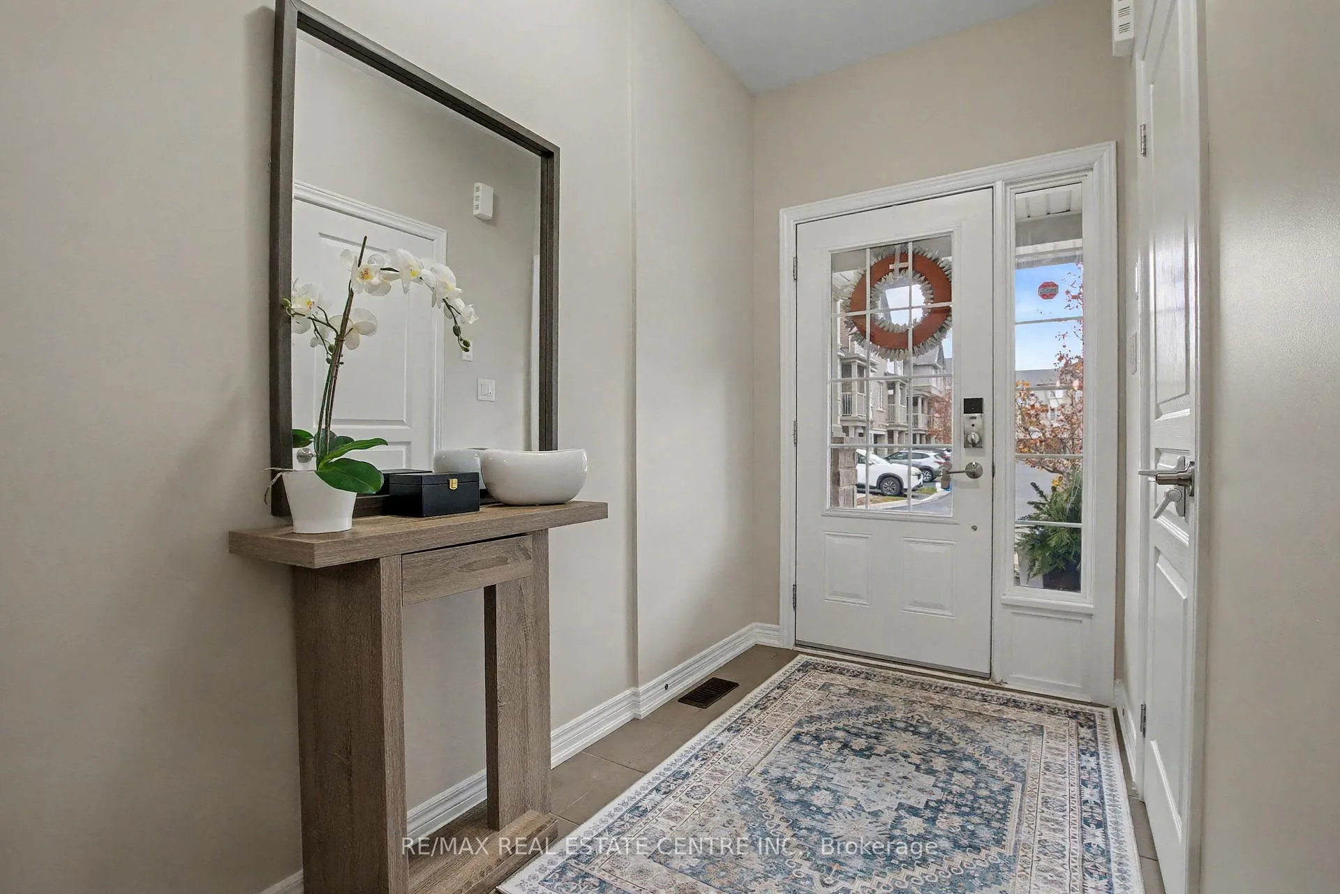 Photo 3 of Unit 4, 215 Dundas Street E, Hamilton, Waterdown — HOMEH