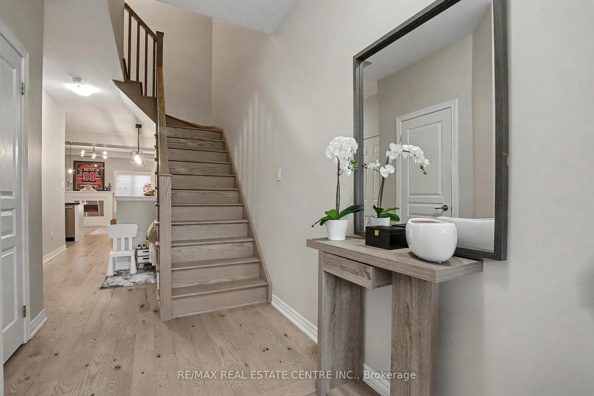 Photo 4 of Unit 4, 215 Dundas Street E, Hamilton, Waterdown — HOMEH