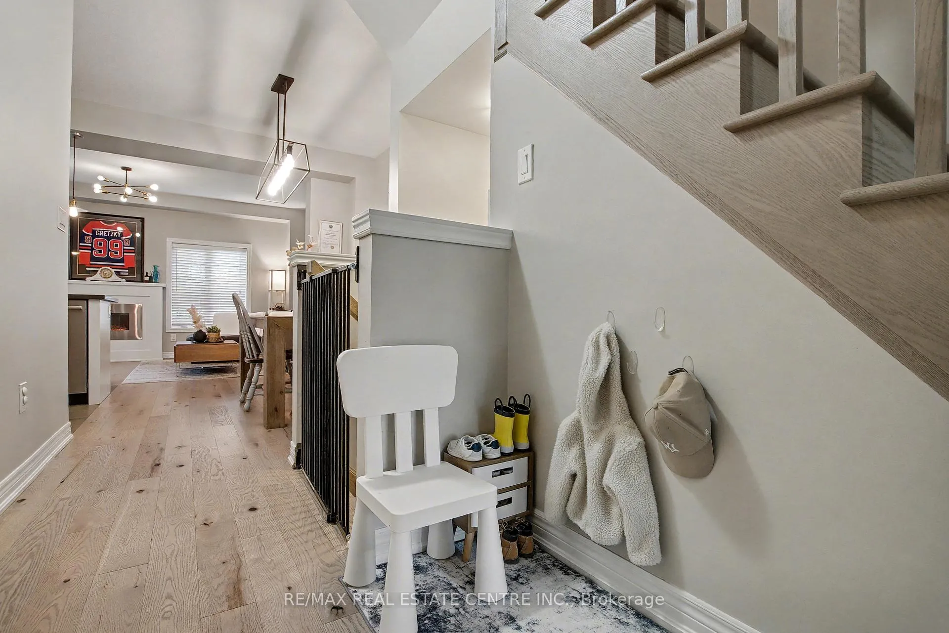 Photo 5 of Unit 4, 215 Dundas Street E, Hamilton, Waterdown — HOMEH