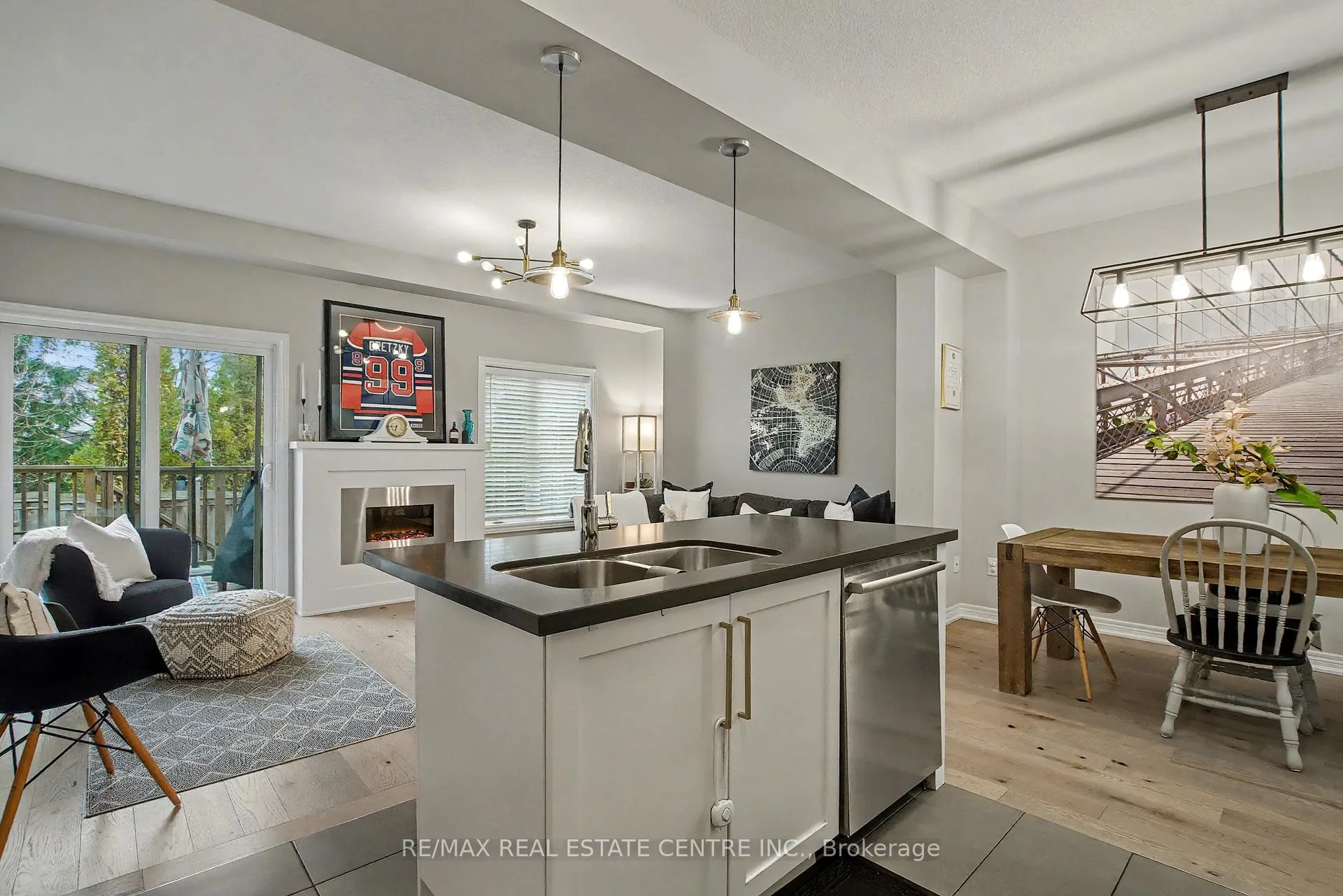 Photo 11 of Unit 4, 215 Dundas Street E, Hamilton, Waterdown — HOMEH