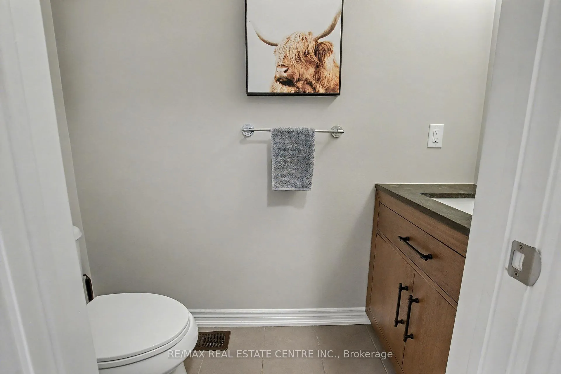 Photo 18 of Unit 4, 215 Dundas Street E, Hamilton, Waterdown — HOMEH